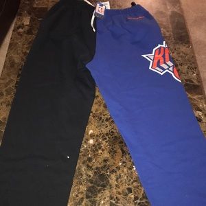 Knicks sweatpants
